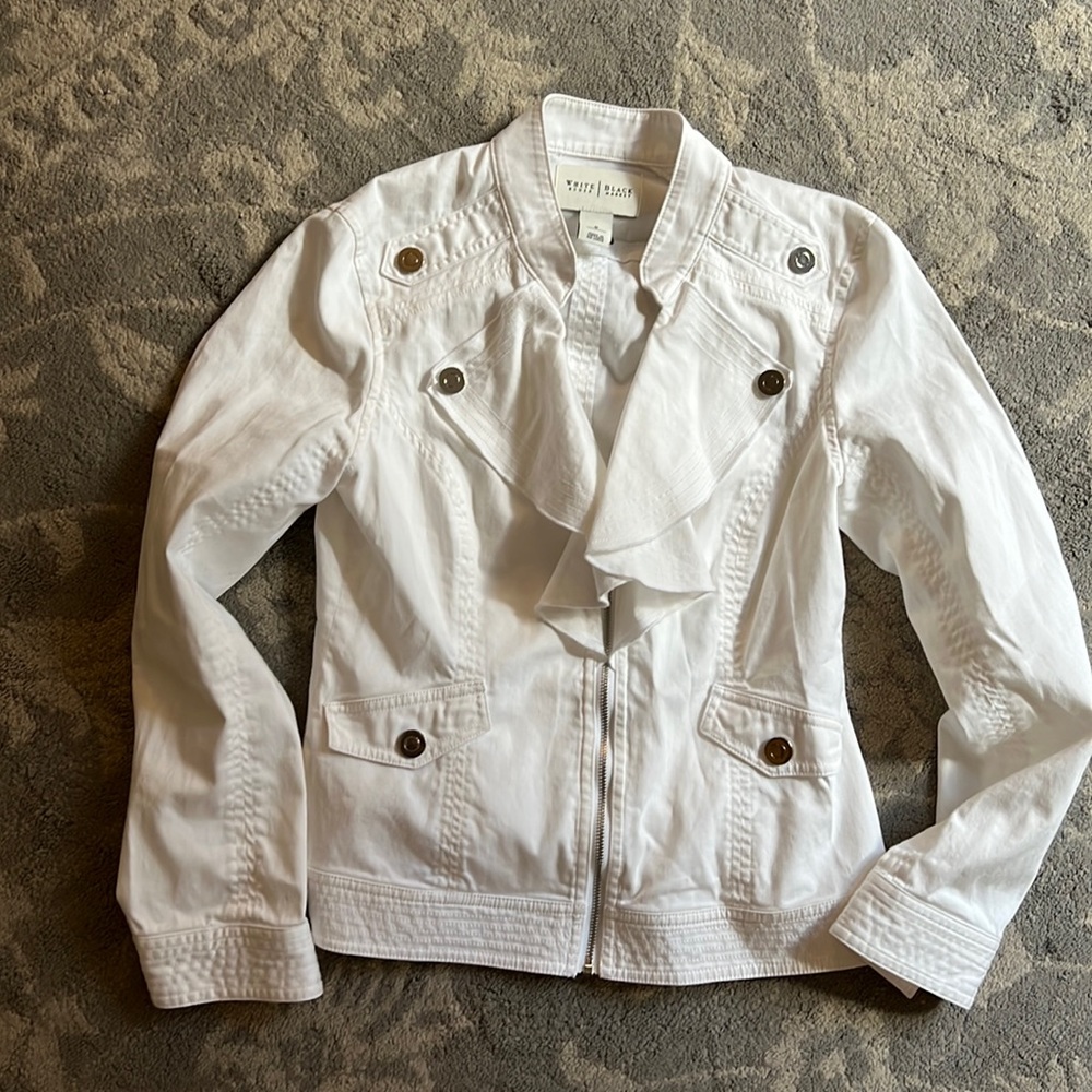 Euc women's White House black market ruffle zip up versatile jacket size S